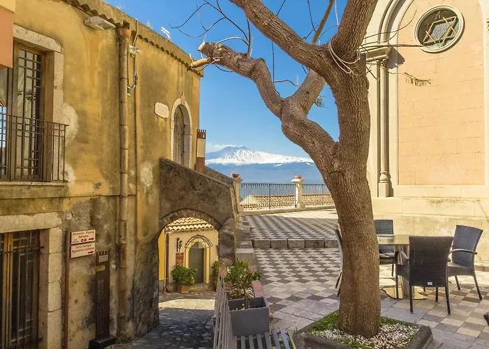 La Casa Di Elvira * Giardini Naxos